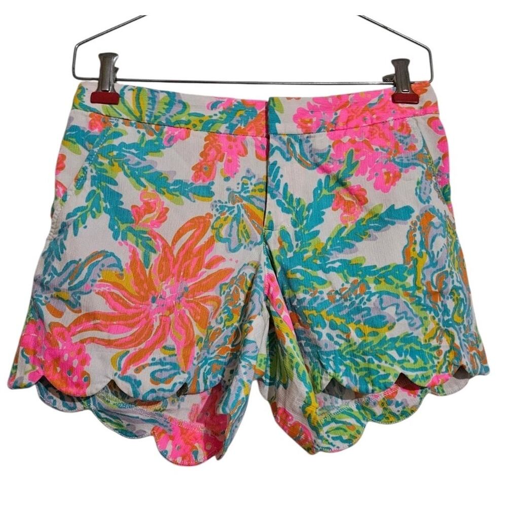 Lilly Pulitzer Buttercup Scalloped Shorts in Resort White Casa Marina Size 2